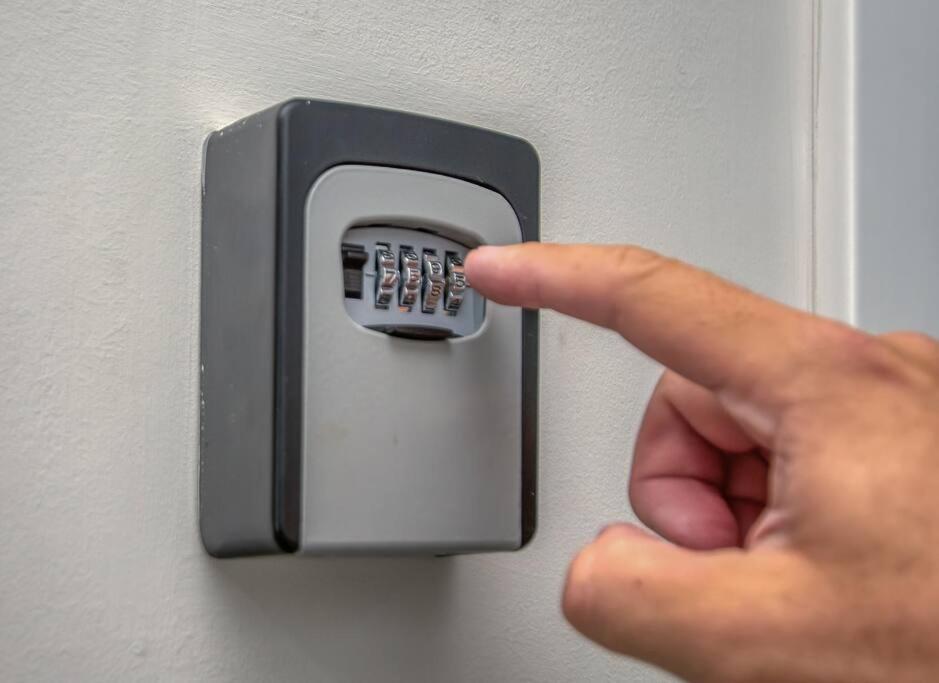 A Estrenar! Apartamento Con Pileta Zona Aeropuerto Wifi 200Mg Asuncion Exterior photo