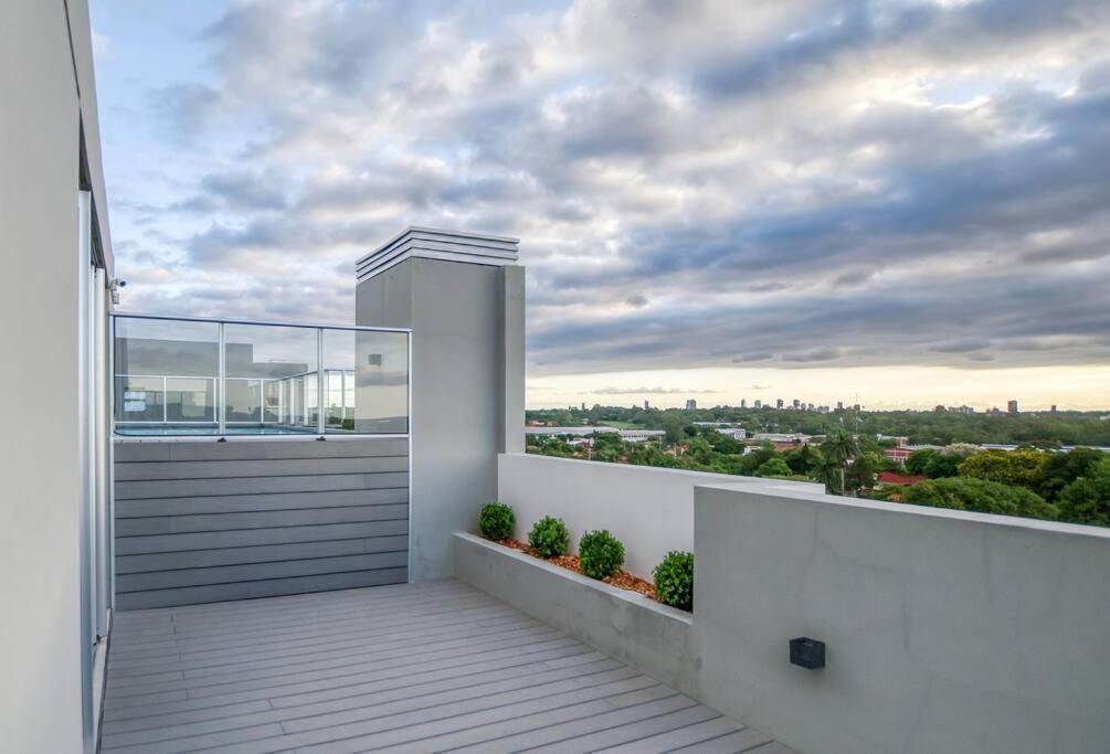 A Estrenar! Apartamento Con Pileta Zona Aeropuerto Wifi 200Mg Asuncion Exterior photo